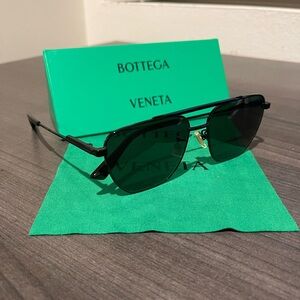 Mens Bottega Veneta Square Aviator Metal Sunglasses